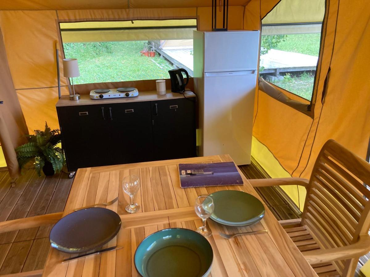 Oh! Campings - Camping Paradis A L'Ombre Des Tilleuls Peyrouse Exterior foto